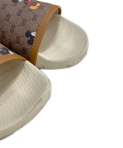 GUCCI（グッチ）GUCCI (グッチ) DISNEY (ディズニー) コラボシャワーサンダル ブラウン サイズ:35の古着・服飾アイテム