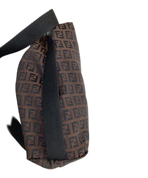FENDI（フェンディ）FENDI (フェンディ) ズッキーノショルダーバッグ ブラウンの古着・服飾アイテム