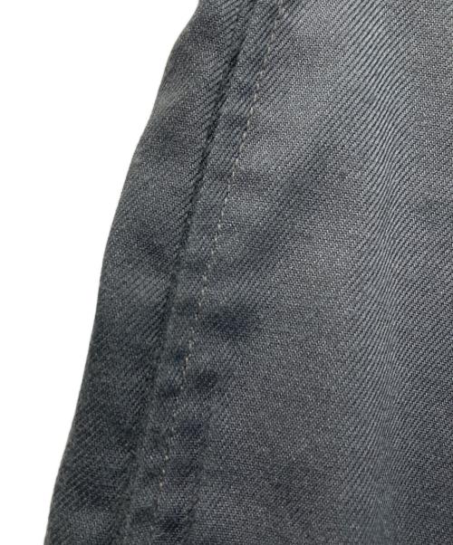 坩堝 RUTSUBO（ルツボ）坩堝 RUTSUBO (ルツボ) TWIST WIDE EASY PANTS グレー サイズ:Mの古着・服飾アイテム