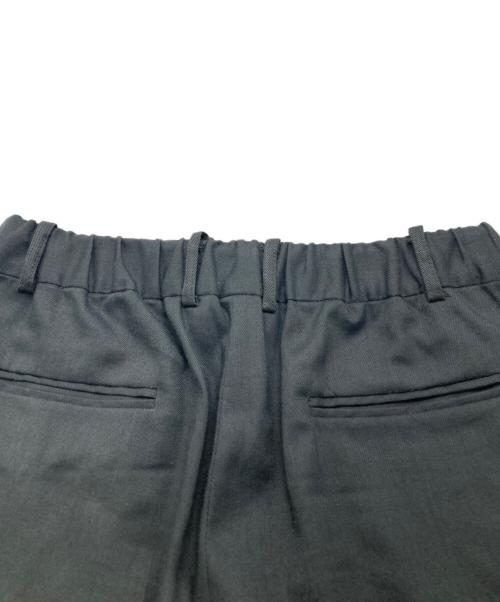 坩堝 RUTSUBO（ルツボ）坩堝 RUTSUBO (ルツボ) TWIST WIDE EASY PANTS グレー サイズ:Mの古着・服飾アイテム