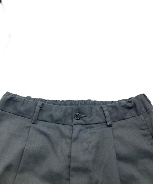 坩堝 RUTSUBO（ルツボ）坩堝 RUTSUBO (ルツボ) TWIST WIDE EASY PANTS グレー サイズ:Mの古着・服飾アイテム