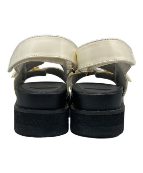 BLUE LABEL CRESTBRIDGE（ブルーレーベルクレストブリッジ）BLUE LABEL CRESTBRIDGE (ブルーレーベルクレストブリッジ) ベルトサンダル ホワイト サイズ:SIZE Sの古着・服飾アイテム