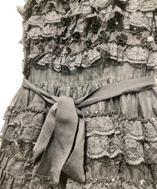 RED VALENTINO（レッドヴァレンティノ）RED VALENTINO (レッドヴァレンティノ) ケープ付ノースリーブワンピース ブラック サイズ:不明の古着・服飾アイテム