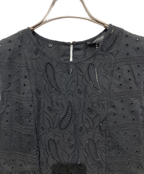 UNTITLED（アンタイトル）UNTITLED (アンタイトル) アイレットレースペプラムブラウス ブラック 未使用品の古着・服飾アイテム