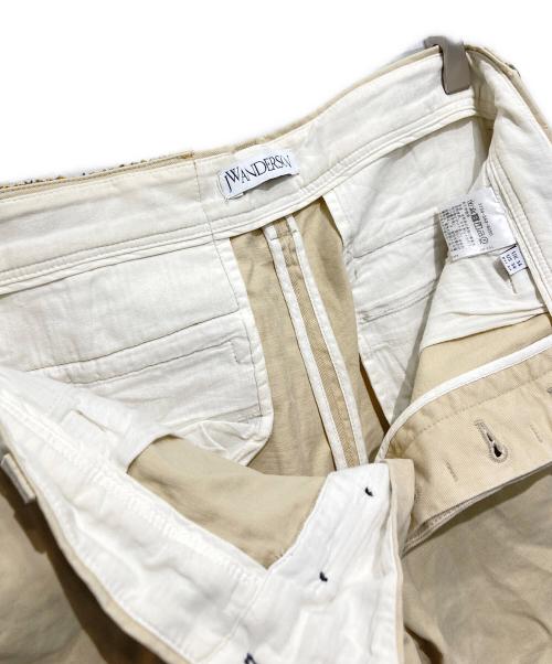 J.W.ANDERSON（ジェイダブリューアンダーソン）J.W.ANDERSON (ジェイダブリューアンダーソン) 14 CHINO TROUSERS ベージュ サイズ:34の古着・服飾アイテム