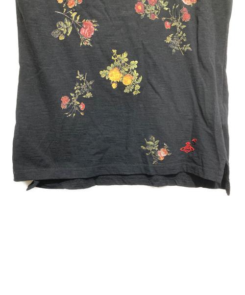 Vivienne Westwood（ヴィヴィアンウエストウッド）Vivienne Westwood (ヴィヴィアンウエストウッド) LEE (リー) 花柄Tシャツ ブラック サイズ:Mの古着・服飾アイテム