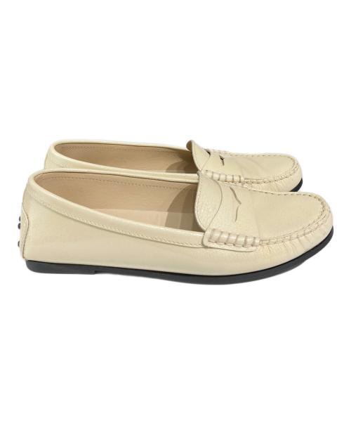 TOD'S（トッズ）TOD'S (トッズ) エナメル ドライビングシューズ ベージュ サイズ:38の古着・服飾アイテム