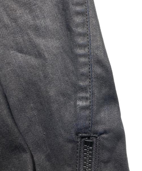 Vivienne Westwood man（ヴィヴィアン ウェストウッド マン）Vivienne Westwood man (ヴィヴィアン ウェストウッド マン) ユニオンジャックジップコーティングデニムジャケット ブラック サイズ:44の古着・服飾アイテム