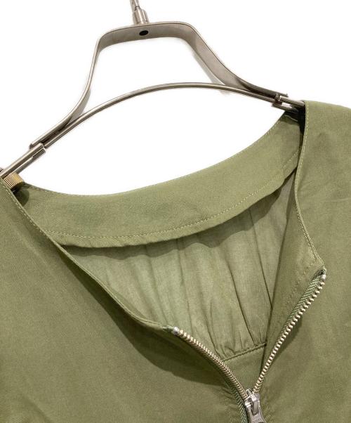 C.LOVE（シーラブ）C.LOVE (シーラブ) フリルシアーブルゾン カーキ サイズ:38 未使用品の古着・服飾アイテム
