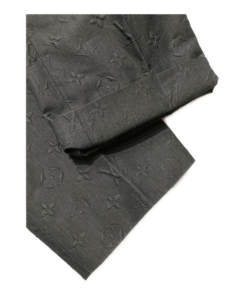 LOUIS VUITTON（ルイ ヴィトン）LOUIS VUITTON (ルイ ヴィトン) モノグラム エンボス セットアップ グレー サイズ:52の古着・服飾アイテム