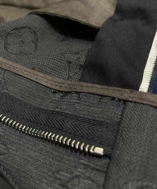 LOUIS VUITTON（ルイ ヴィトン）LOUIS VUITTON (ルイ ヴィトン) モノグラム エンボス セットアップ グレー サイズ:52の古着・服飾アイテム