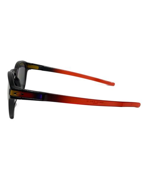 OAKLEY（オークリー）OAKLEY (オークリー) LATCHマットブラック24k  サングラス レッド×ブラック サイズ:53□21の古着・服飾アイテム