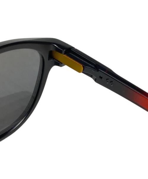 OAKLEY（オークリー）OAKLEY (オークリー) LATCHマットブラック24k  サングラス レッド×ブラック サイズ:53□21の古着・服飾アイテム
