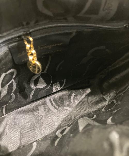 Salvatore Ferragamo（サルヴァトーレ フェラガモ）Salvatore Ferragamo (サルヴァトーレ フェラガモ) レザーショルダーバッグ ブラウンの古着・服飾アイテム
