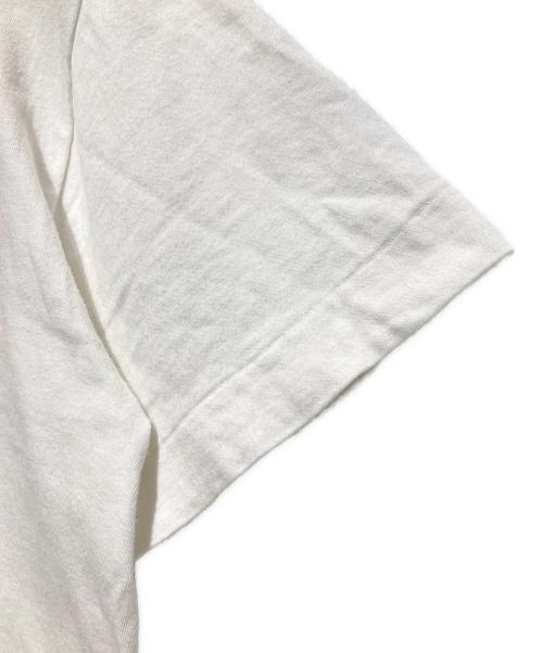 PLAY COMME des GARCONS（プレイコムデギャルソン）PLAY COMME des GARCONS (プレイコムデギャルソン) Printed Red Heart T-Shirt With Red Emblem White ネイビー サイズ:Mの古着・服飾アイテム