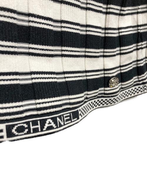 CHANEL（シャネル）CHANEL (シャネル) P74 ココマークプレート ボーダー ショートスリーブニット ブラック×ホワイト サイズ:34の古着・服飾アイテム