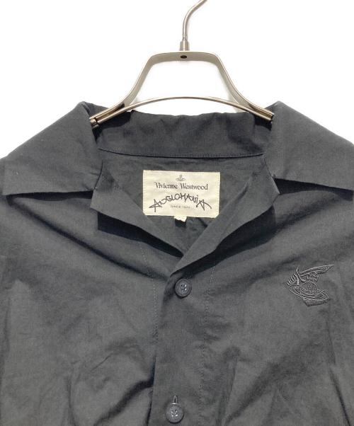 Vivienne Westwood ANGLOMANIA（ヴィヴィアンウエストウッドアングロマニア）VIVIENNE WESTWOOD ANGLOMANIA (ヴィヴィアンウエストウッドアングロマニア) ロゴ刺繍 半袖シャツ ブラック サイズ:38の古着・服飾アイテム