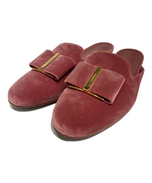 Salvatore Ferragamo（サルヴァトーレ フェラガモ）Salvatore Ferragamo (サルヴァトーレ フェラガモ) ヴァラリボンベロア ミュール ピンク サイズ:6 2/1の古着・服飾アイテム