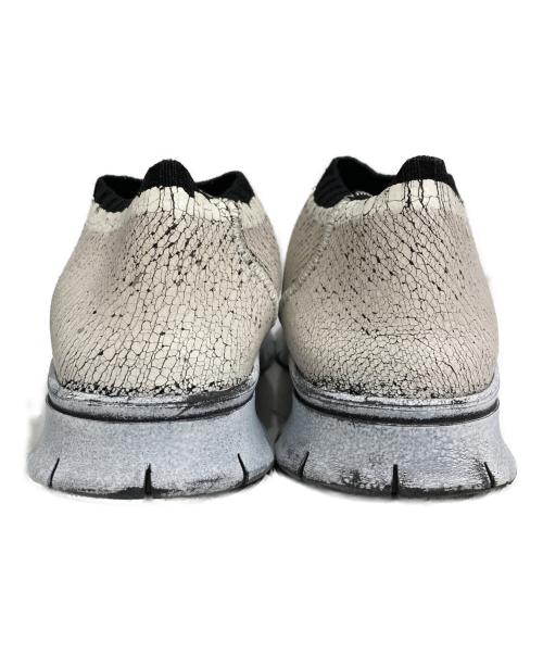 Maison Margiela（メゾンマルジェラ）Maison Margiela (メゾンマルジェラ) ペイント加工ローカットスニーカー ホワイト サイズ:40(25-25.5㎝)の古着・服飾アイテム