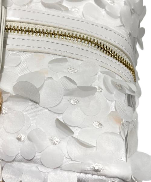 Bibiy.（ビビィ）Bibiy. (ビビィ) B.FLORET BOX BAG ホワイトの古着・服飾アイテム
