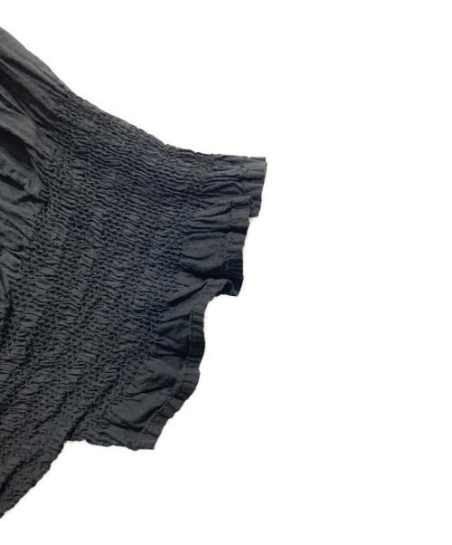 me ISSEY MIYAKE（ミーイッセイ ミヤケ）me ISSEY MIYAKE (ミーイッセイ ミヤケ) SHRINK STRIPE ブラック サイズ:FREEの古着・服飾アイテム
