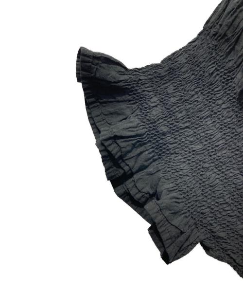 me ISSEY MIYAKE（ミーイッセイ ミヤケ）me ISSEY MIYAKE (ミーイッセイ ミヤケ) SHRINK STRIPE ブラック サイズ:FREEの古着・服飾アイテム