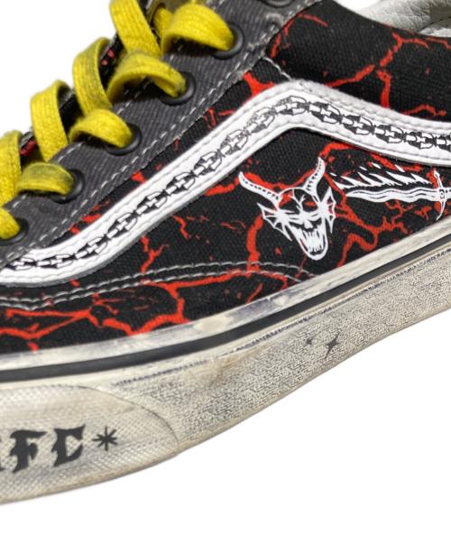 VANS（ヴァンズ）VANS (ヴァンズ) Stranger Things (ストレンジャーシングス) ローカットスニーカー ブラック×レッド サイズ:26.5cmの古着・服飾アイテム