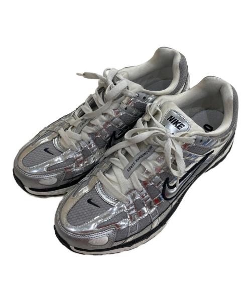 NIKE（ナイキ）NIKE (ナイキ) P-6000 METALLIC SILVER ホワイト サイズ:27cmの古着・服飾アイテム