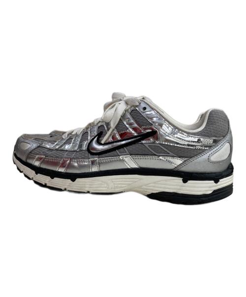 NIKE（ナイキ）NIKE (ナイキ) P-6000 METALLIC SILVER ホワイト サイズ:27cmの古着・服飾アイテム