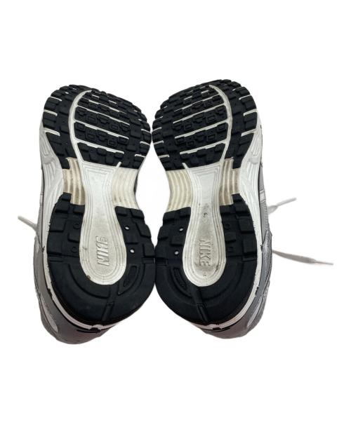 NIKE（ナイキ）NIKE (ナイキ) P-6000 METALLIC SILVER ホワイト サイズ:27cmの古着・服飾アイテム