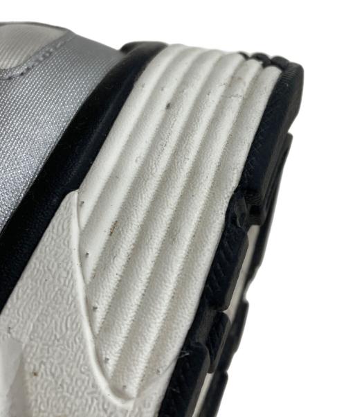 NIKE（ナイキ）NIKE (ナイキ) P-6000 METALLIC SILVER ホワイト サイズ:27cmの古着・服飾アイテム