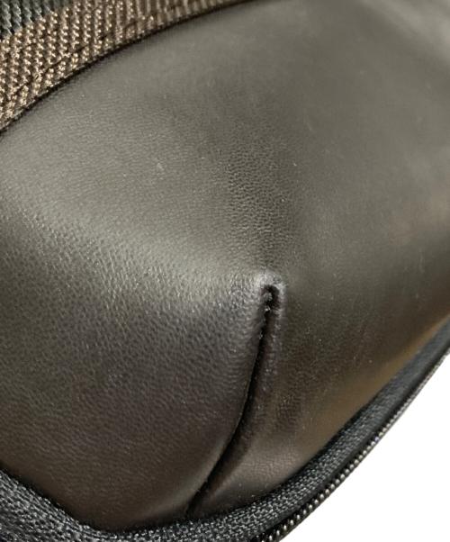 TUMI（トゥミ）TUMI (トゥミ) ALPHA BRAVO ANNAPOLISZIP FLAPボディバッグ ブラックの古着・服飾アイテム