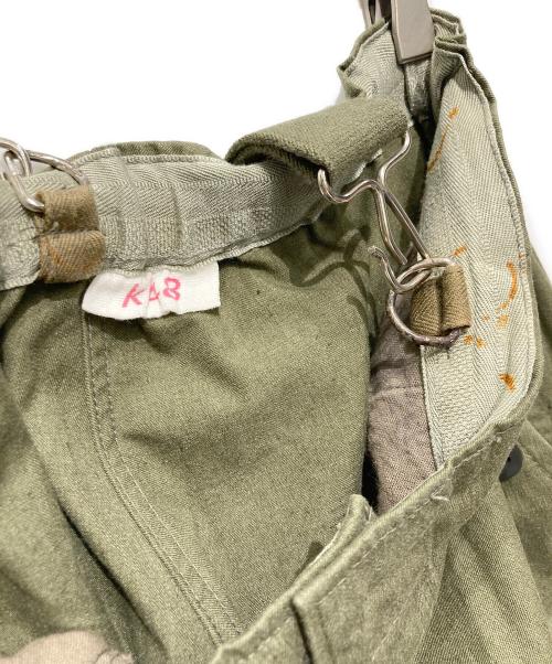東ドイツ軍（ヒガシドイツグン）東ドイツ軍 (ヒガシドイツグン) サスペンダー付き ミリタリーパンツ グリーン サイズ:不明の古着・服飾アイテム