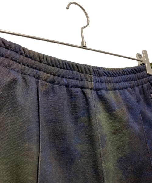 Needles（ニードルズ）Needles (ニードルズ) UNEVEN DYE TRACK PANTS グレー×グリーン サイズ:Sの古着・服飾アイテム