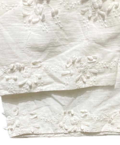 Ample（アンプル）Ample (アンプル) 刺繍3Dフラワーコットンパンツ ホワイト サイズ:9 未使用品の古着・服飾アイテム