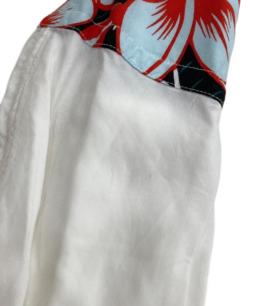 Sun Surf（サンサーフ）Sun Surf (サンサーフ) SPECIAL EDITION HULA GIRL ホワイト サイズ:Mの古着・服飾アイテム