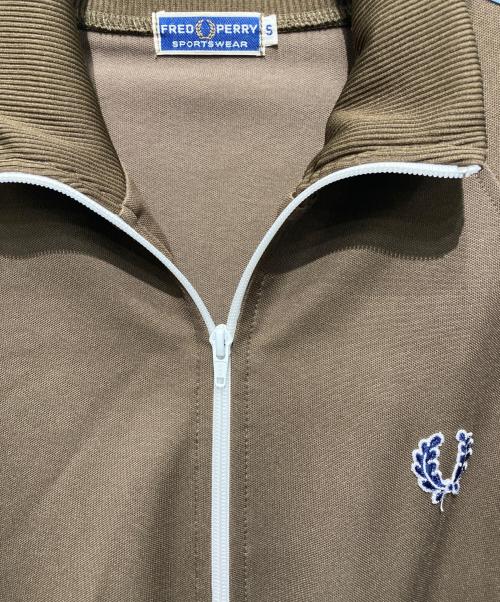 FRED PERRY（フレッドペリー）FRED PERRY (フレッドペリー) TWIN TAPE TRACK JACKET ブラウン サイズ:Sの古着・服飾アイテム