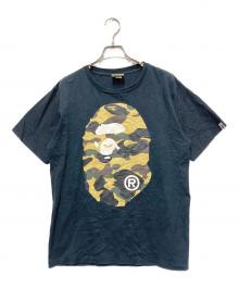 A BATHING APE（アベイシングエイプ）の古着「カモフラ柄ロゴTシャツ」｜ブラック