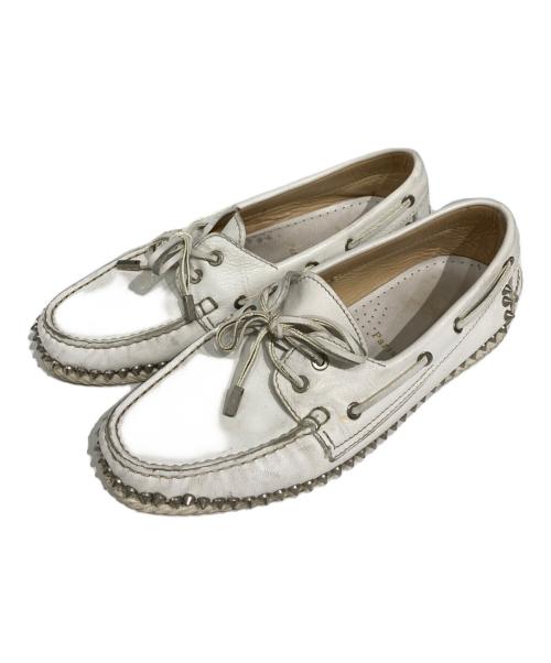 Christian Louboutin（クリスチャン・ルブタン）Christian Louboutin (クリスチャン・ルブタン) スタッズ デッキシューズ ホワイト サイズ:26cmの古着・服飾アイテム