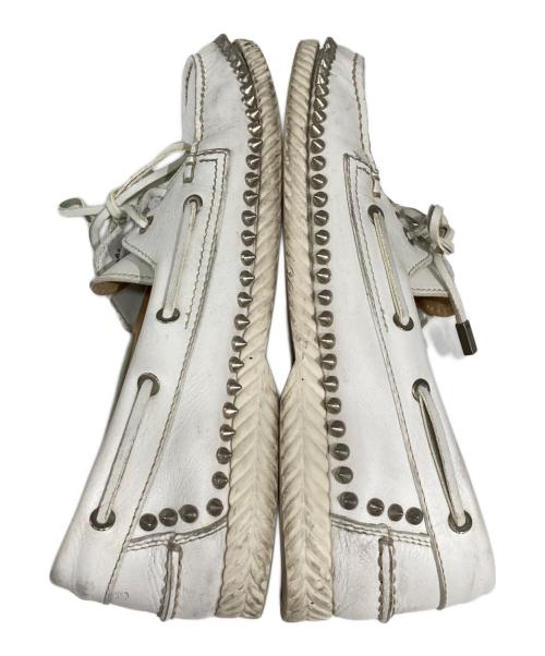 Christian Louboutin（クリスチャン・ルブタン）Christian Louboutin (クリスチャン・ルブタン) スタッズ デッキシューズ ホワイト サイズ:26cmの古着・服飾アイテム