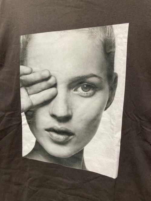 BIOTOP（ビオトープ）BIOTOP (ビオトープ) Kate Moss by David SimsプリントTシャツ チャコールグレー サイズ:Mの古着・服飾アイテム