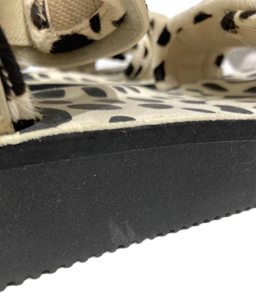 suicoke（スイコック）suicoke (スイコック) Drawer (ドゥロワー) 別注ダルメシアンプラットフォームサンダル ベージュ サイズ:25cmの古着・服飾アイテム
