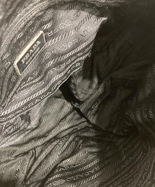 PRADA（プラダ）PRADA (プラダ) ナイロンメッセンジャーバッグ ブラックの古着・服飾アイテム