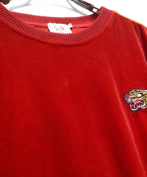 チュウカタベタイ（チュウカタベタイ）チュウカタベタイ (チュウカタベタイ) Tiger track sweat/ベロア刺繍ｽｳｪｯﾄ レッド サイズ:Lの古着・服飾アイテム