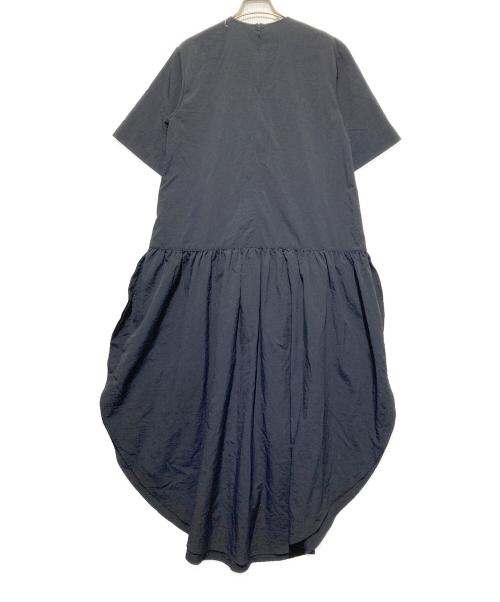 Rumche（ラムシェ）RUMCHE (ラムシェ) 半袖ナイロンワンピース ブラック サイズ:FREE 未使用品の古着・服飾アイテム