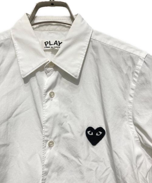 PLAY COMME des GARCONS（プレイコムデギャルソン）PLAY COMME des GARCONS (プレイコムデギャルソン) ハートロゴ刺繍長袖シャツ ホワイト サイズ:Mの古着・服飾アイテム