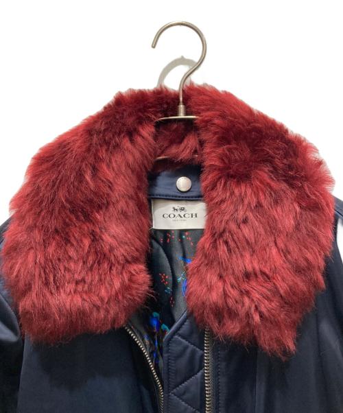 COACH（コーチ）COACH (コーチ) MA-1 ファー付中綿ジャケット ネイビー サイズ:XSの古着・服飾アイテム