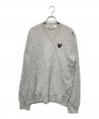 PLAY COMME des GARCONSプレイコムデギャルソン）の古着「ハートワッペンVネックニット」｜グレー