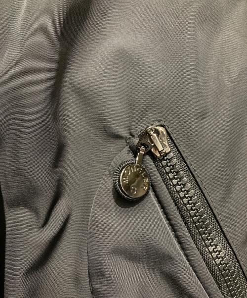 MONCLER（モンクレール）MONCLER (モンクレール) sacai (サカイ) MASAMI ブラック・グレー サイズ:不明の古着・服飾アイテム