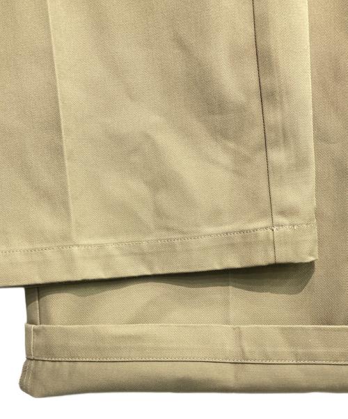 Dickies（ディッキーズ）Dickies (ディッキーズ) JANE SMITH (ジェーンスミス) journal standard L'essage (ジャーナルスタンダード レサージュ) 26SS 別注2タックBIGパンツ オリーブ サイズ:Sの古着・服飾アイテム